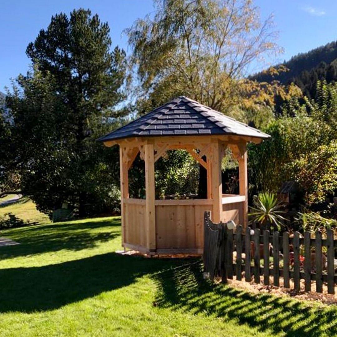 Gartenlaube oder Gartenpavillon